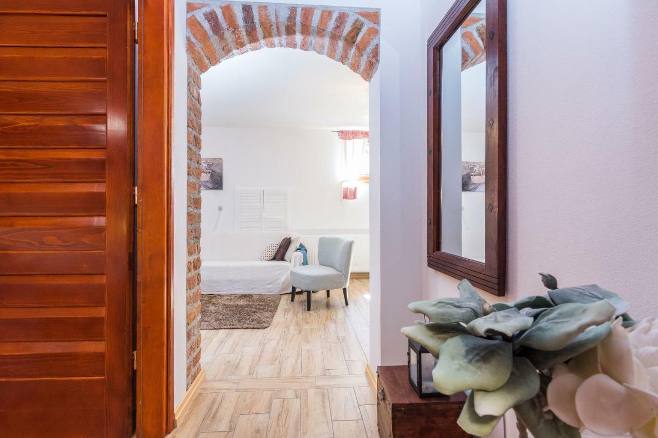 Rensi Apartment