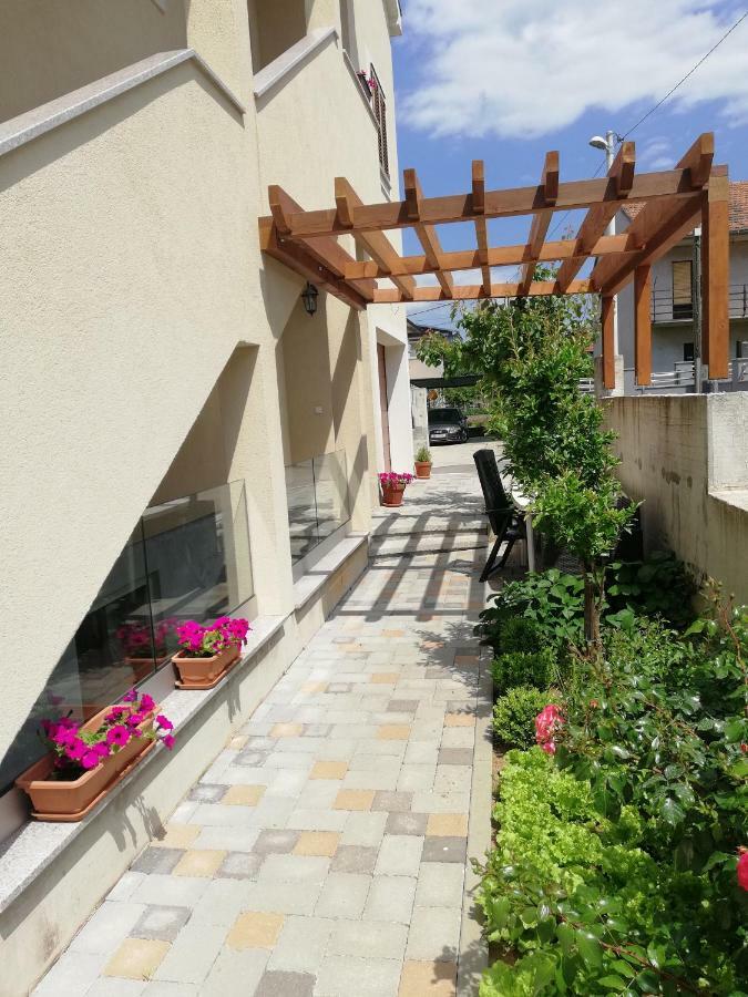 Rensi Apartment
